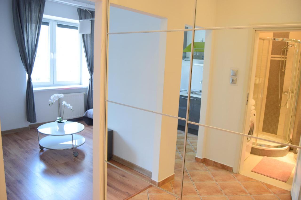 Be My Guest - Krucza Elegant Apartment - Rondo De Gaulle'A Center Of Warsaw Metro Wi-Fi Breakfast 外观 照片