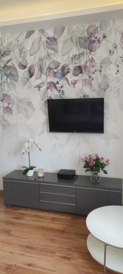 Be My Guest - Krucza Elegant Apartment - Rondo De Gaulle'A Center Of Warsaw Metro Wi-Fi Breakfast 外观 照片